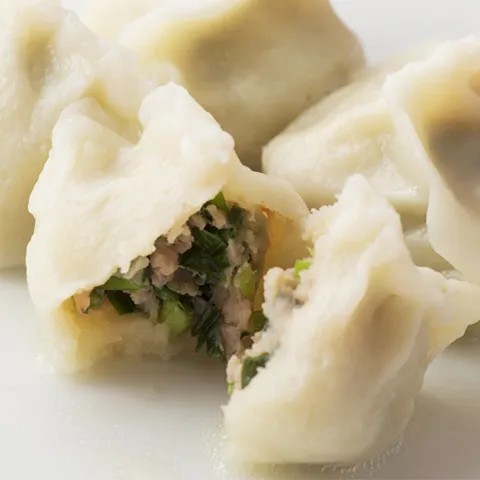 肉汁たっぷりの水餃子の断面